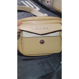 New Michael Kors Maisie 2-in-1  Shoulder Sling Bag (with Authentication Paper)